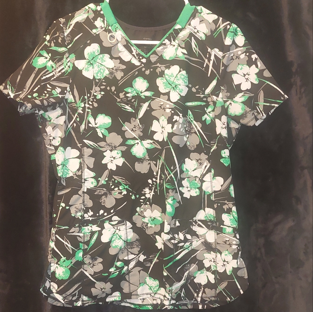 Women's Cherokee Infinity Size Medium Scrub Top.